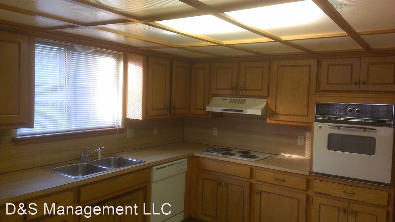 2400 Pinon Pl - Photo 3 of 5