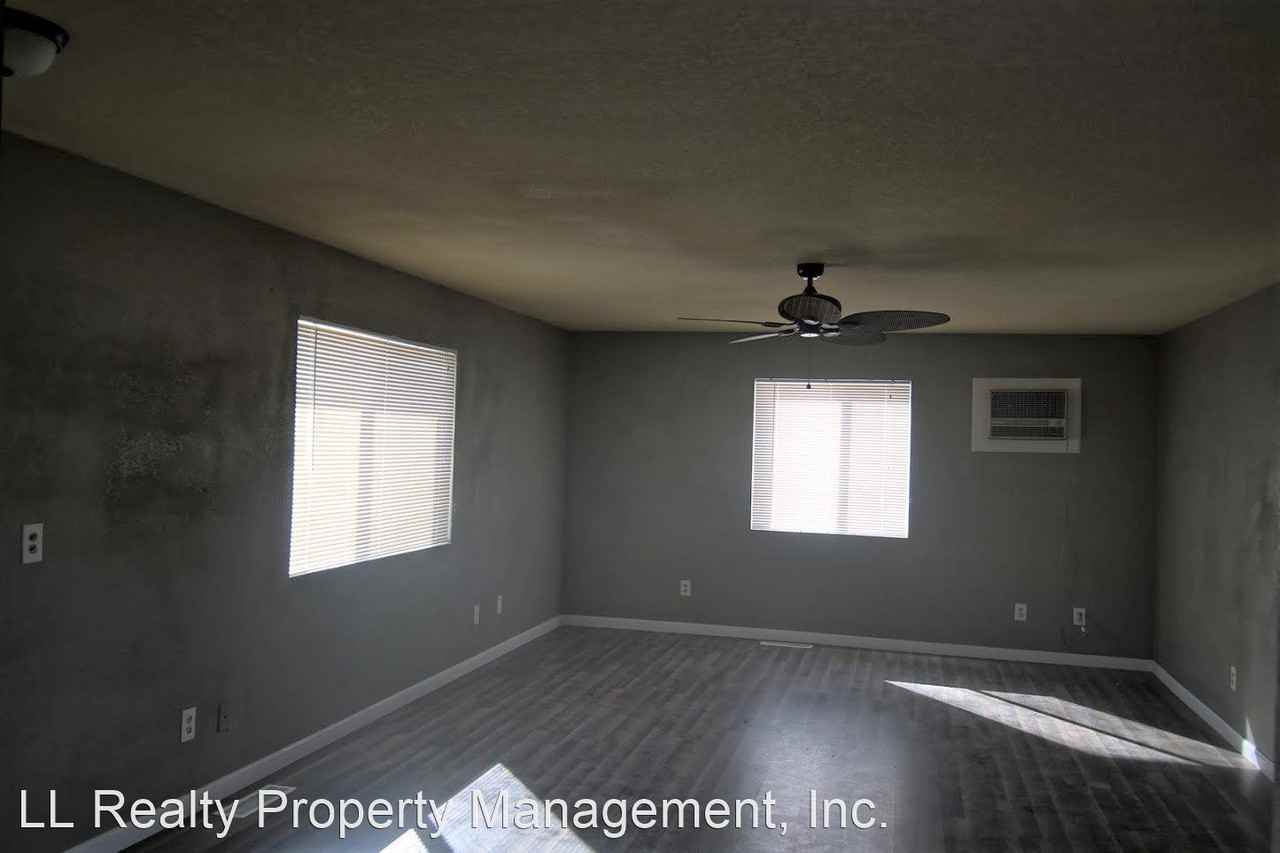 5065 Us Highway 95a N - Photo 3 of 10