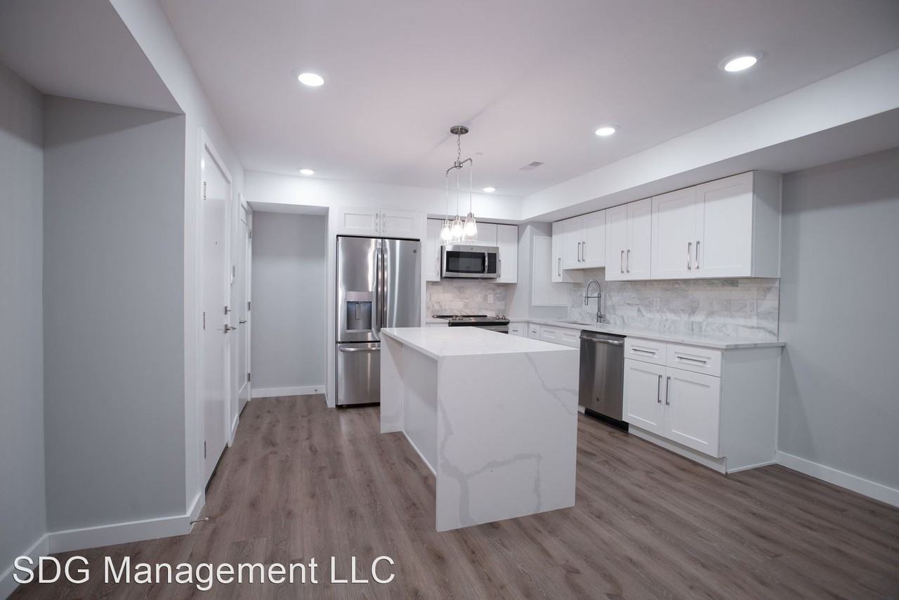 751 N 20th St - Photo 3 of 12