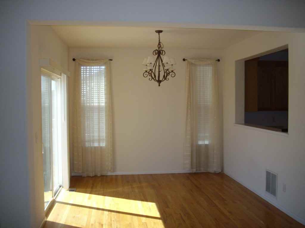 16700 E 104th Pl - Photo 2 of 10