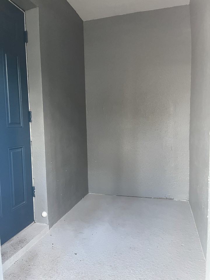 822 23rd Ave N #2 - Photo 2 of 11