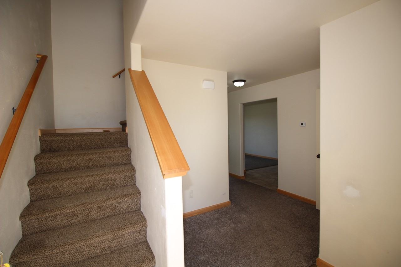 349 Adeline Dr - Photo 3 of 13