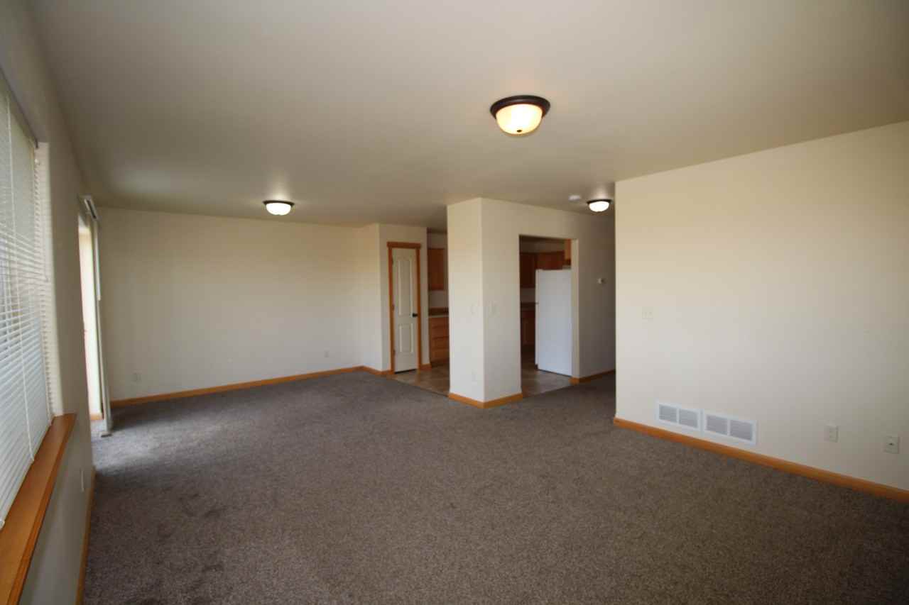 388 Adeline Dr - Photo 3 of 15