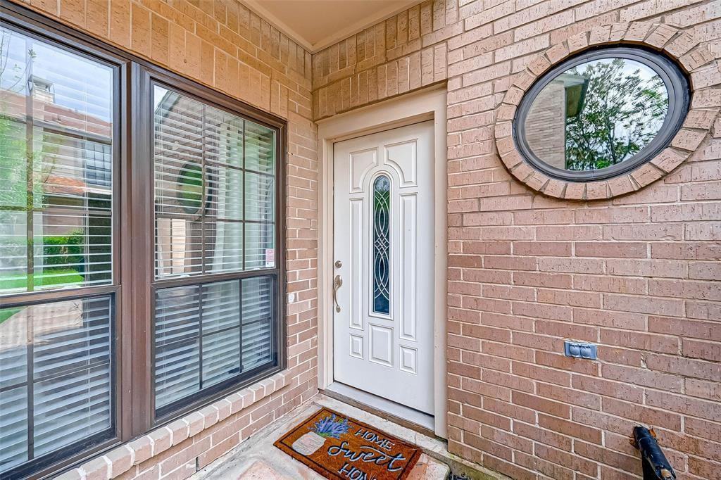 734 Country Place Dr - Photo 3 of 48