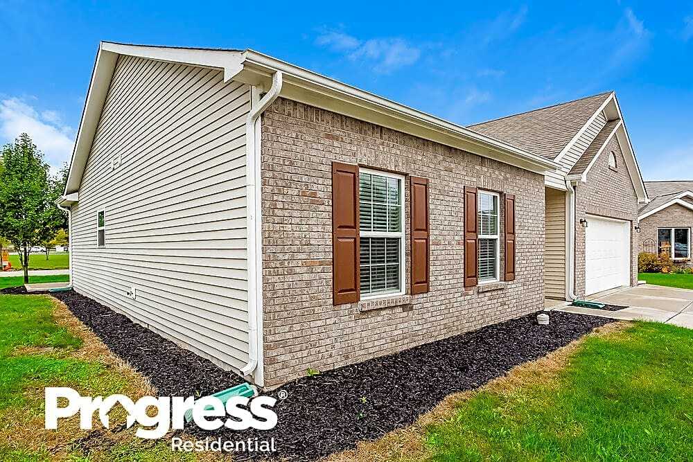 2060 Seven Peaks Dr - Photo 3 of 16