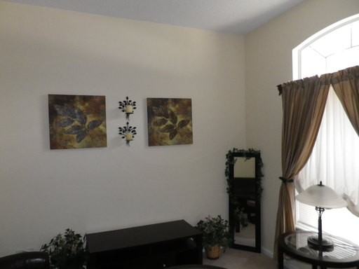 1803 Canterbury Ln - Photo 2 of 12