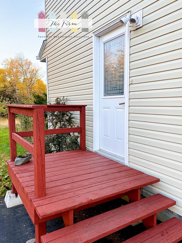 559 Seal Cove Road - Photo 3 of 32