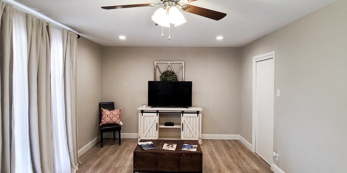 202 E Shandon Ave #1 - Photo 4 of 6