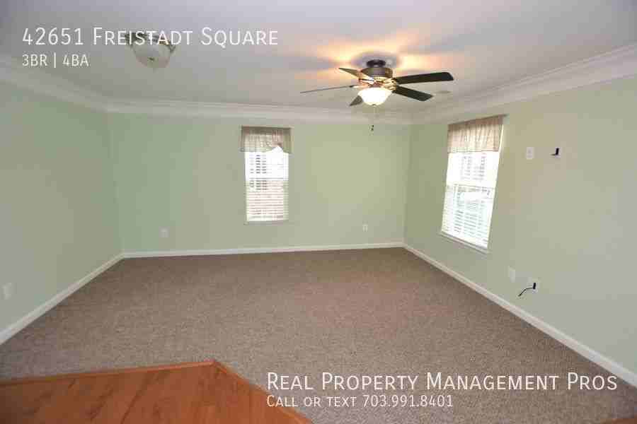 42651 Freistadt Sq - Photo 2 of 25