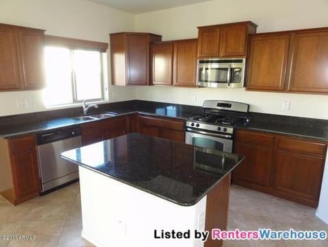 19428 W Monroe St - Photo 3 of 15