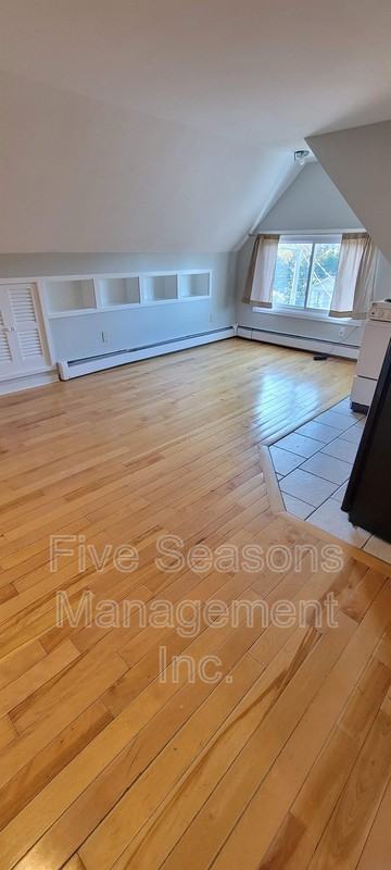 94 N Winooski Ave - Photo 3 of 13