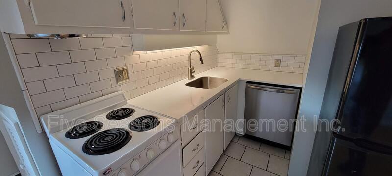 94 N Winooski Ave - Photo 6 of 13