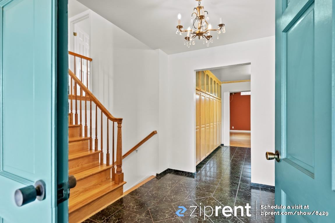 1245 Van Dyck Dr - Photo 3 of 26