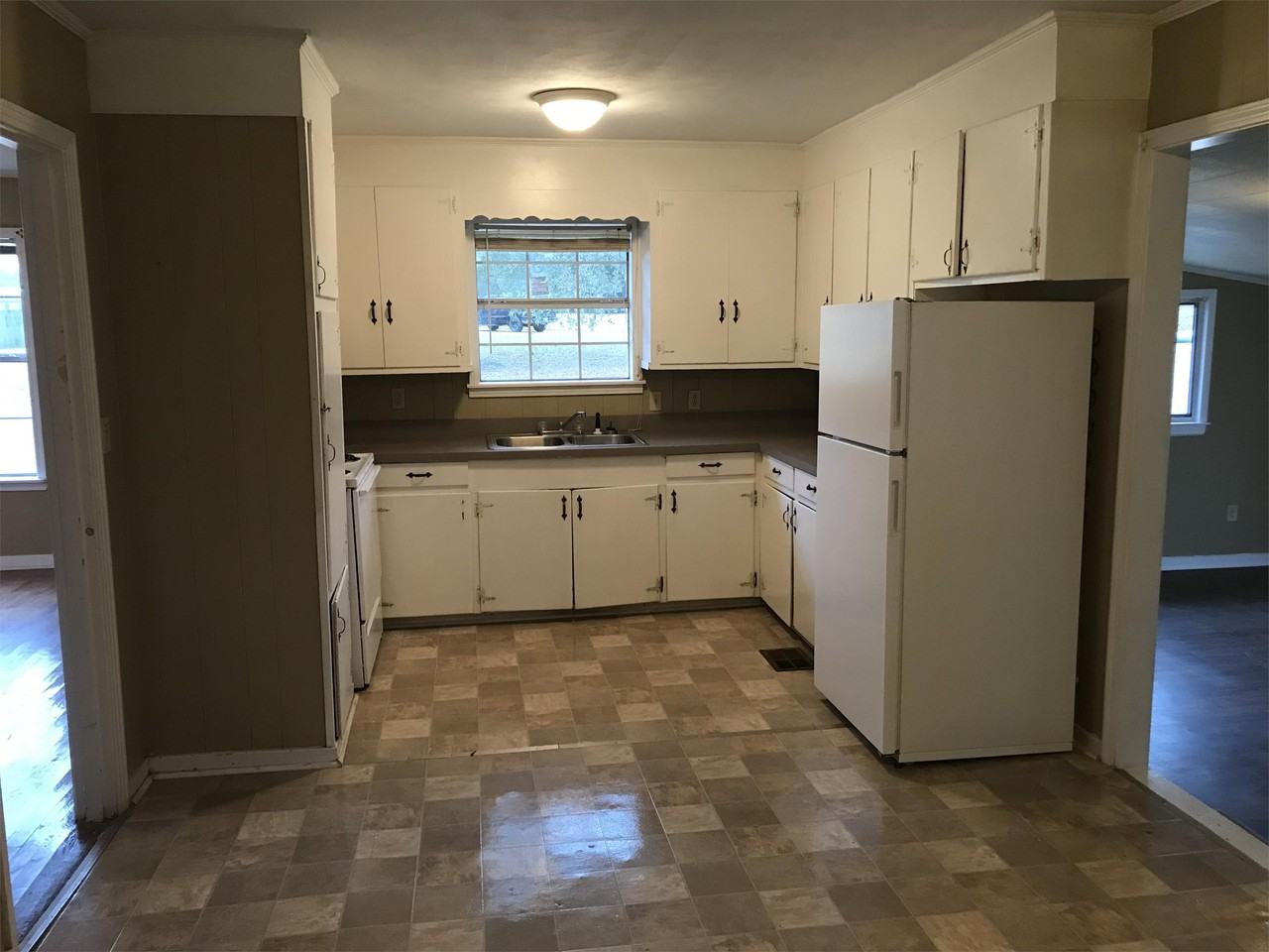 328 Beverly Cir #1 - Photo 3 of 12