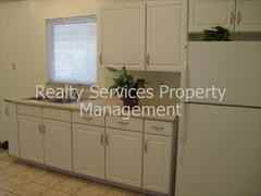 1635 Newport Ct - Photo 2 of 11