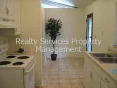 1635 Newport Ct - Photo 3 of 11