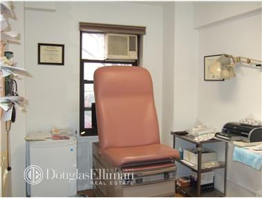 285 West End Ave #4Y - Photo 2 of 3