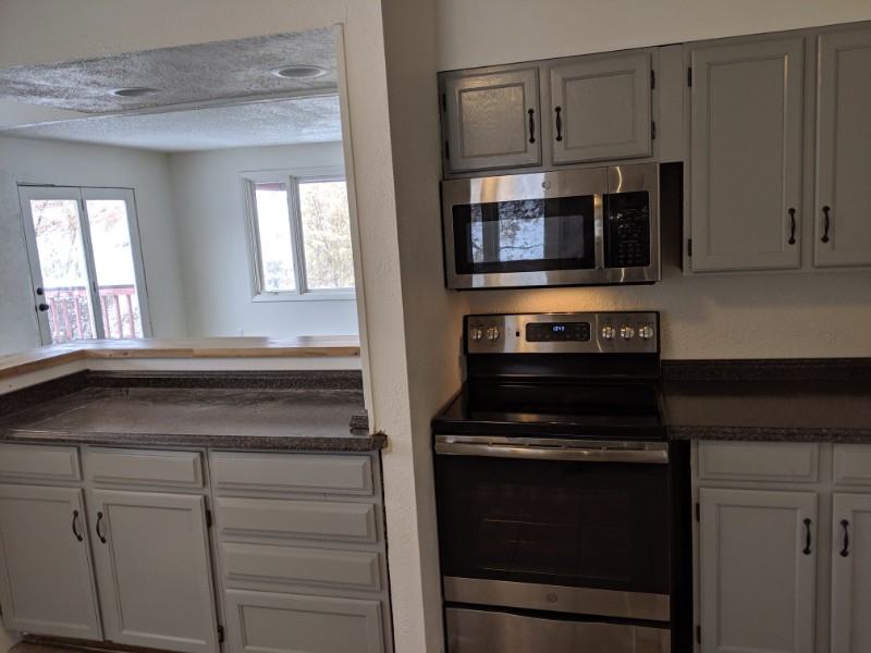 2560 Cortina Ln - Photo 2 of 8