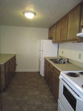 2101 Pine Grove Ln - Photo 3 of 5