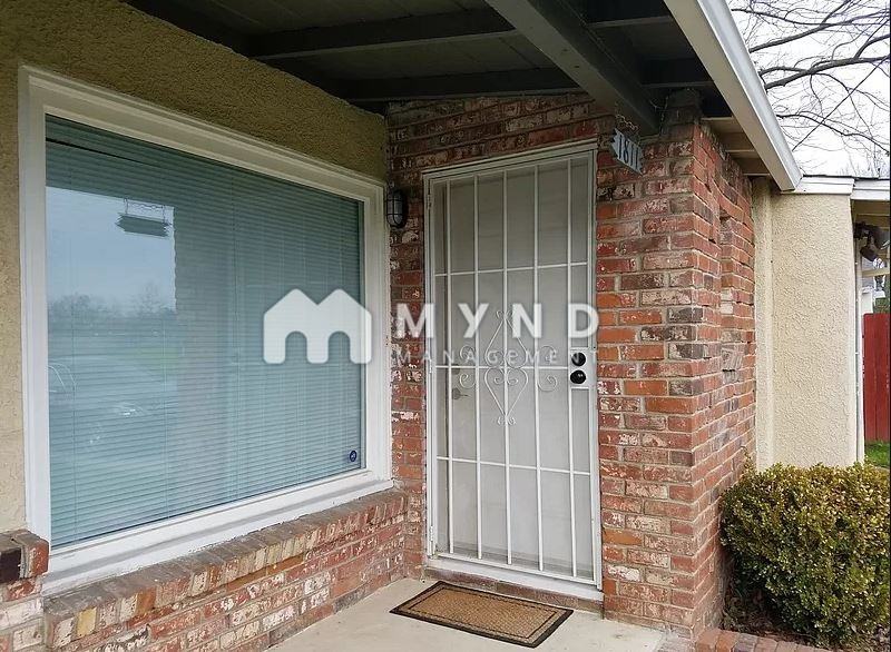 1811 Roanoke Ave #NA - Photo 3 of 6