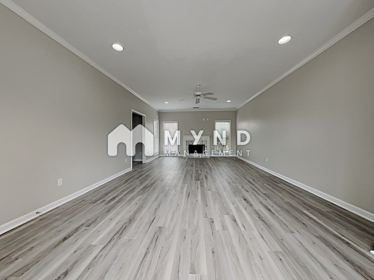 804 Rockhurst Ln - Photo 2 of 18