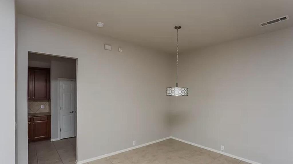 2745 Cedar Ridge Ln - Photo 3 of 11