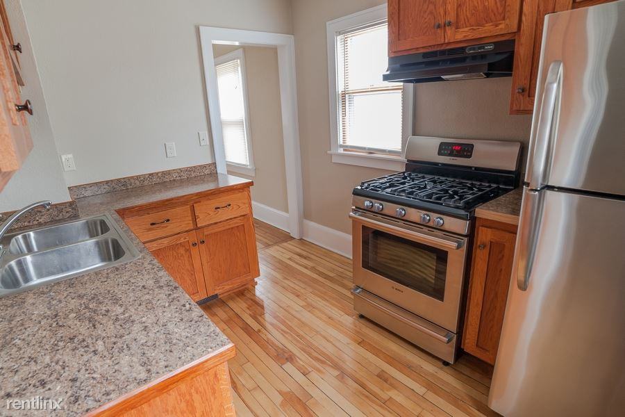 1083 Western Ave N - Photo 2 of 10