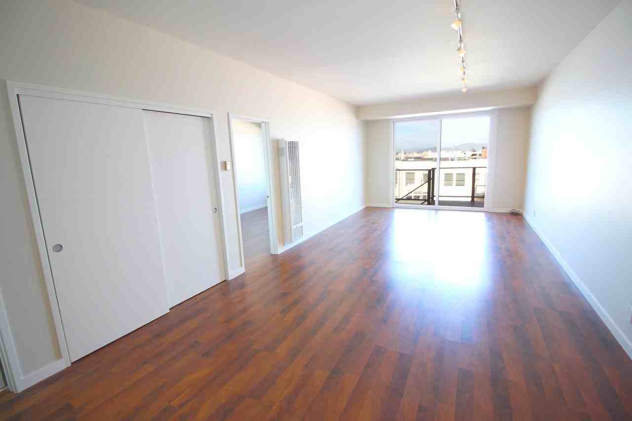 2554 Greenwich St 2 - Photo 2 of 7