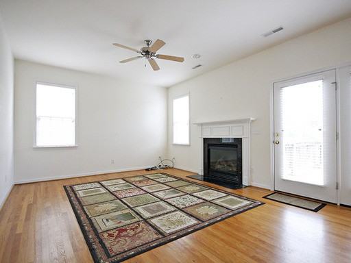 917 Locust Ln - Photo 2 of 12