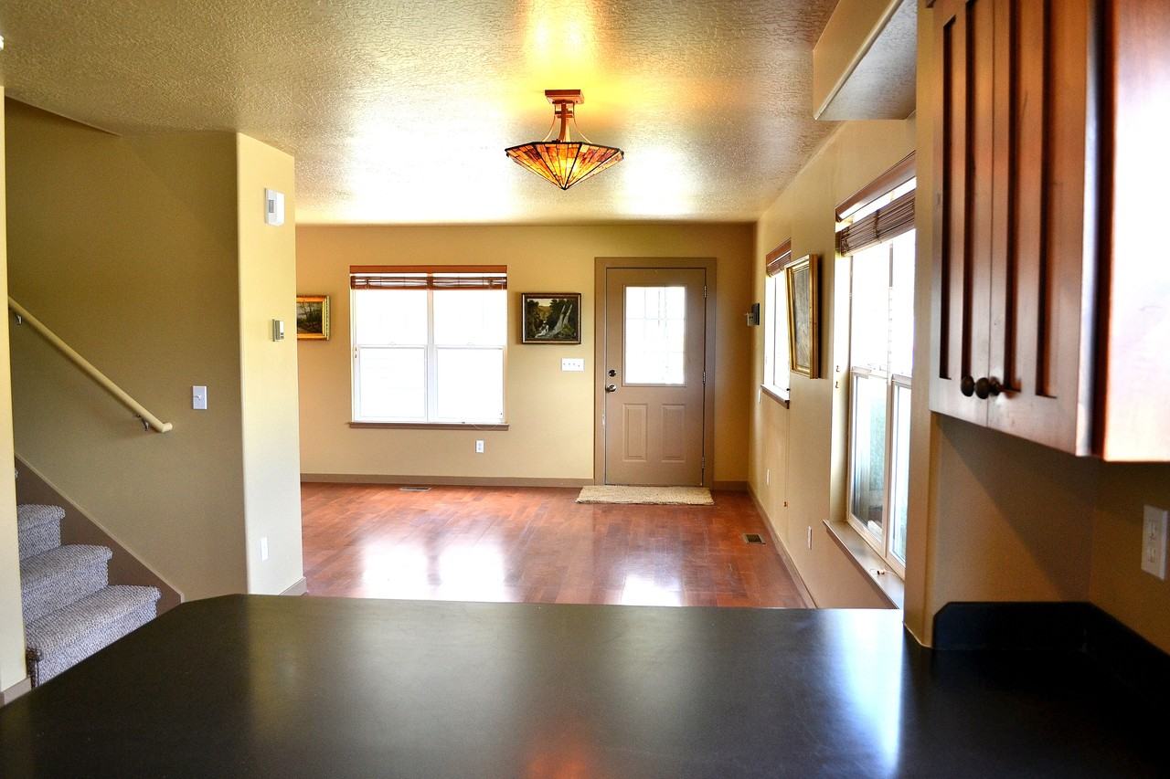 3553 Willow Creek Ln - Photo 3 of 11