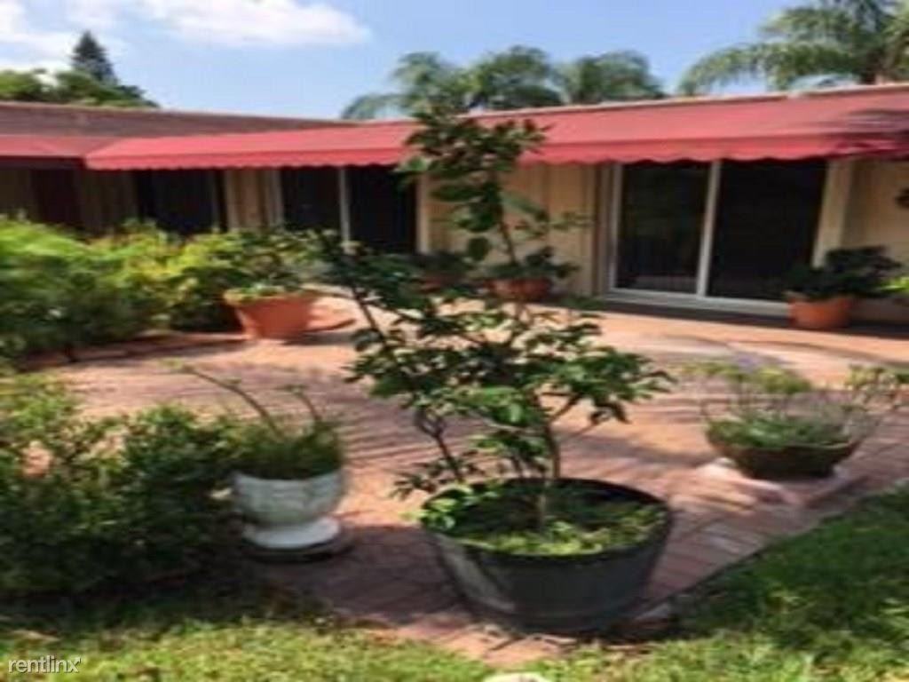 3881 Nw 100th Ave - Photo 2 of 10