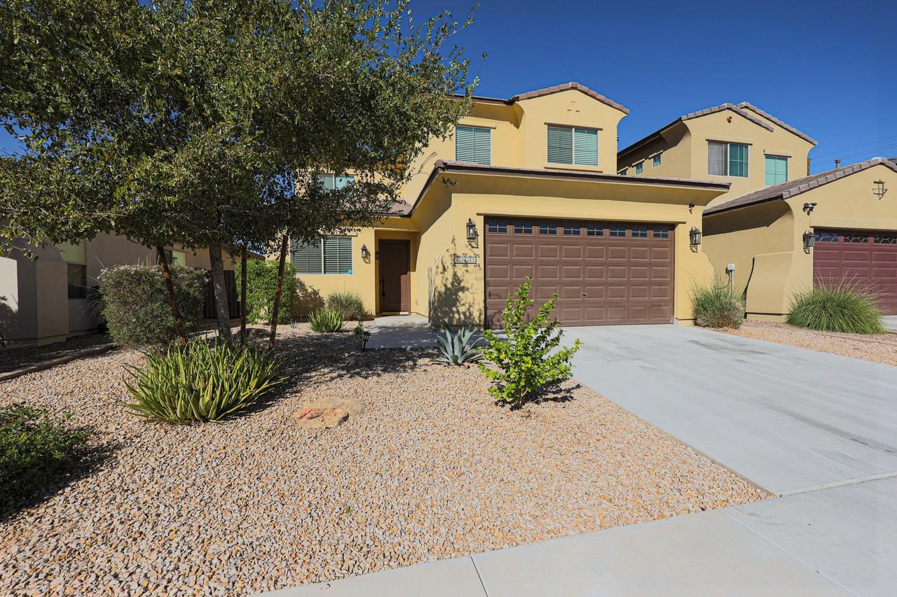 2322 W Sierra Vista Dr