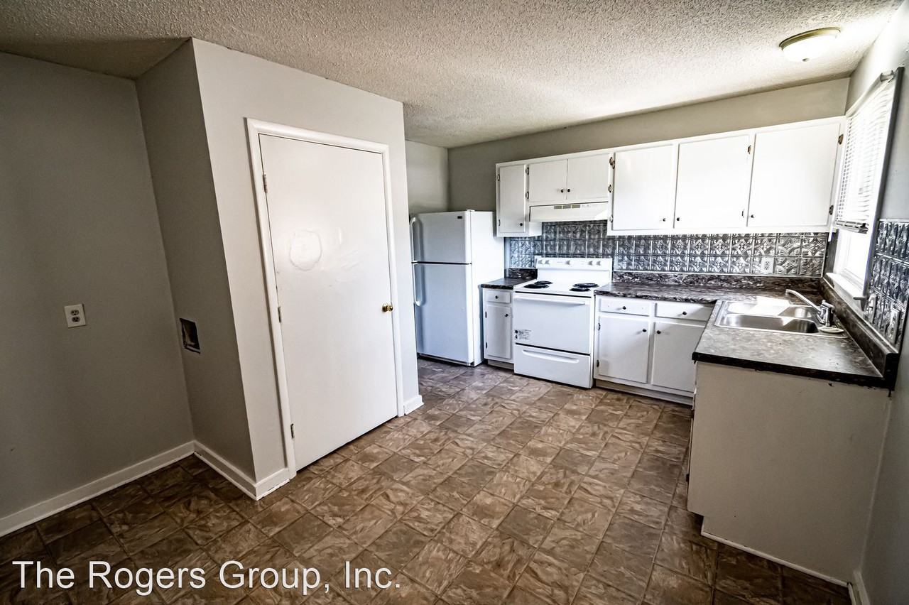 Warrenton Village Dr. - Photo 2 of 8