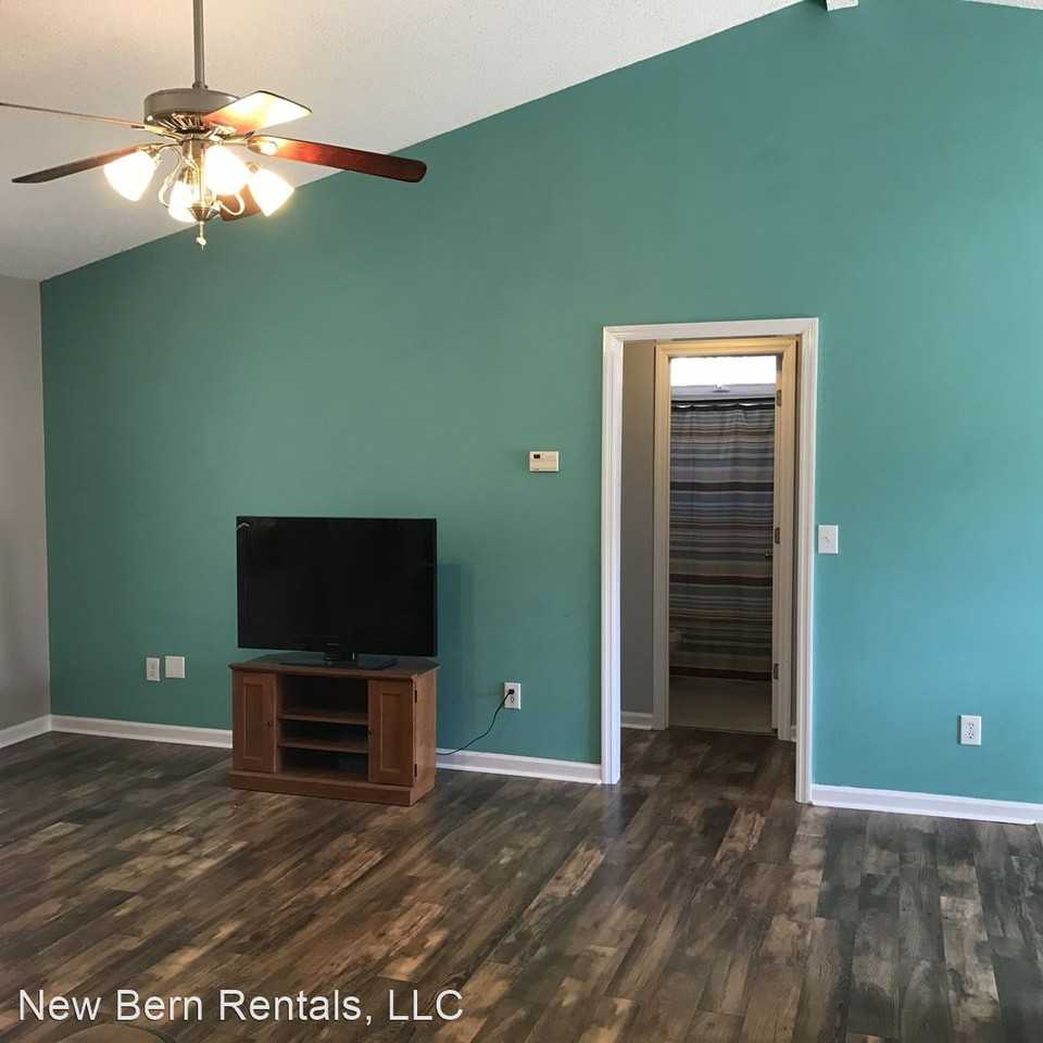 200 Commons Ct - Photo 3 of 18