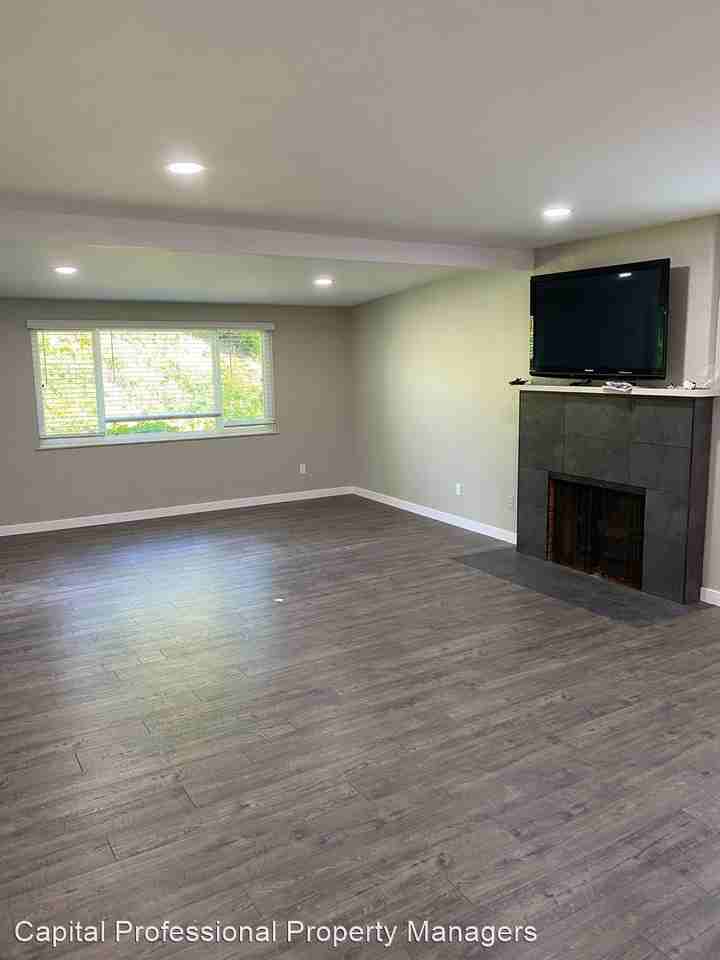 12486 Rios Rd - Photo 2 of 10