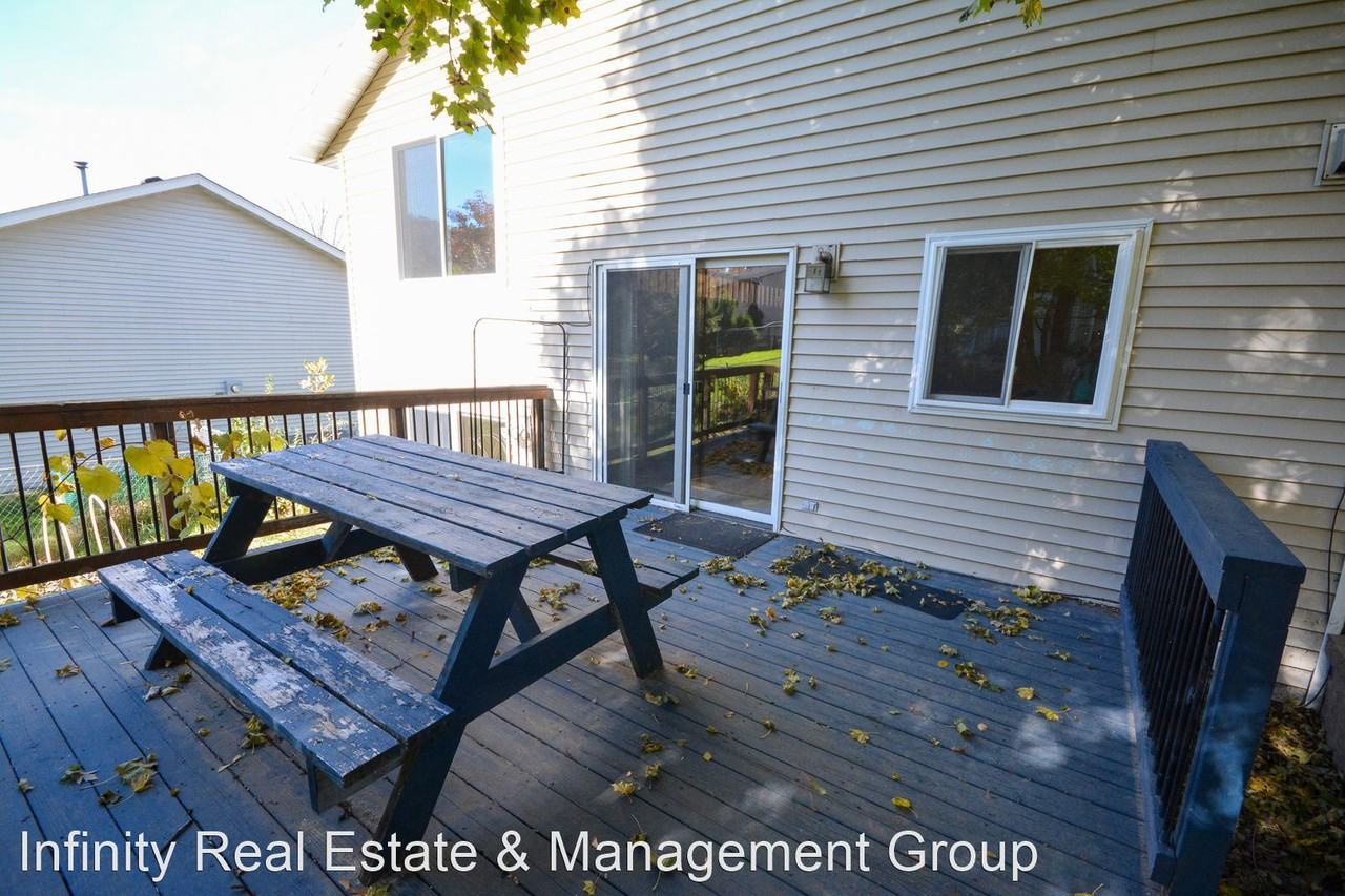 814 Northland Pl Ne - Photo 3 of 19