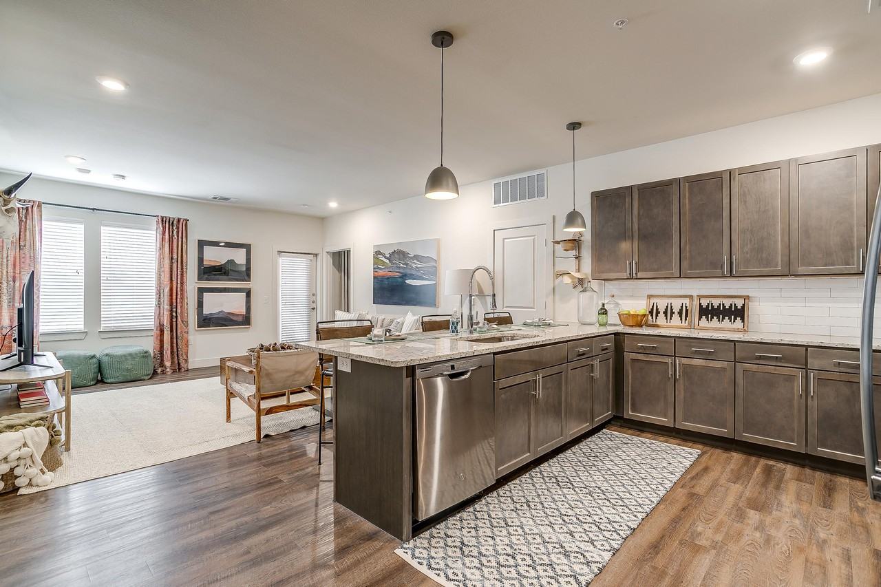 xThe McCoy - Photo 2 of 28