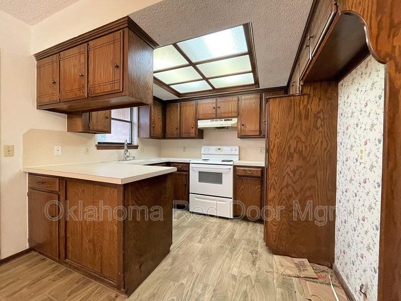 6003 Gaelic Glen Dr - Photo 3 of 12