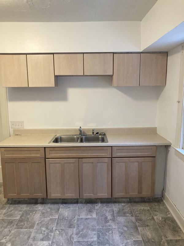 1763 1763 Algonac Road - Upstairs - Photo 3 of 8