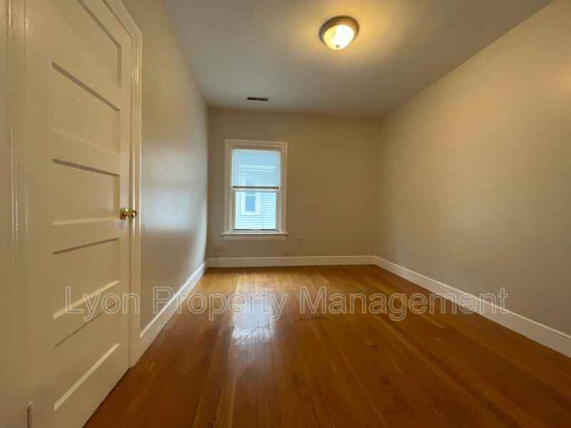 23 Villa Ave #3 - Photo 6 of 10