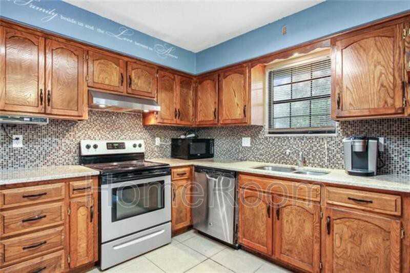 5001 Downey Ave - Photo 3 of 20