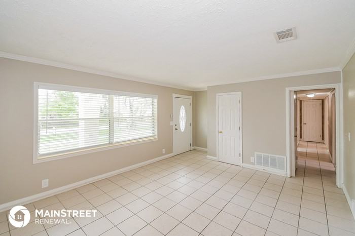 6239 Bennett Rd - Photo 3 of 16