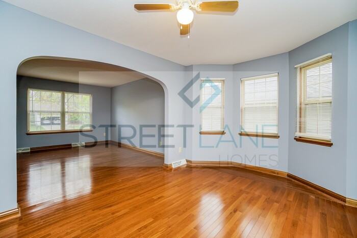 902 Executive Blvd - Photo 3 of 15