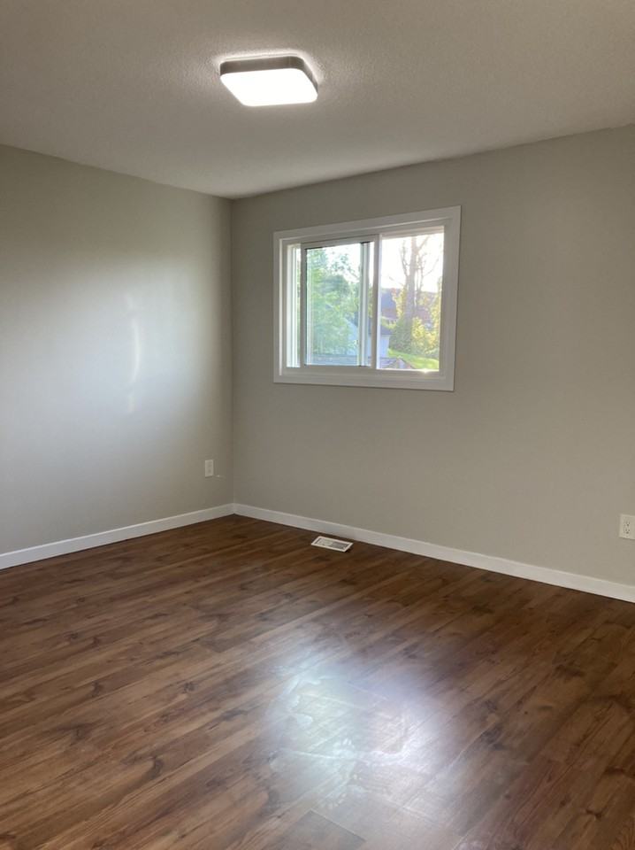 221 Glendale Ave - Photo 3 of 15