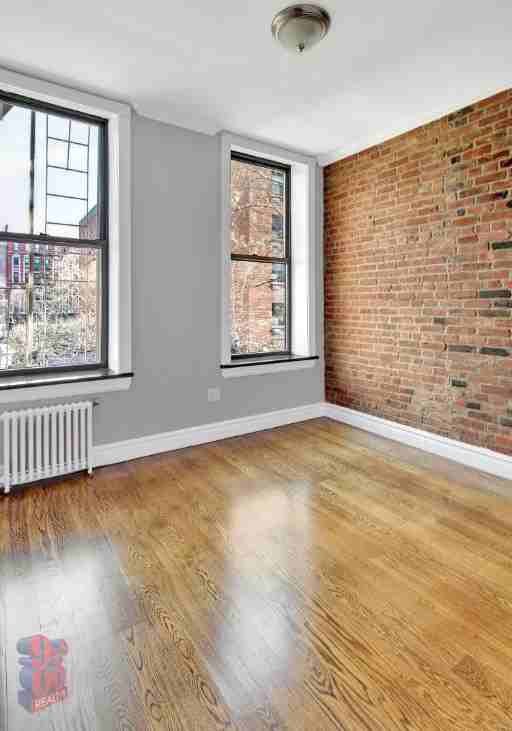 Mott St #8 - Photo 3 of 6