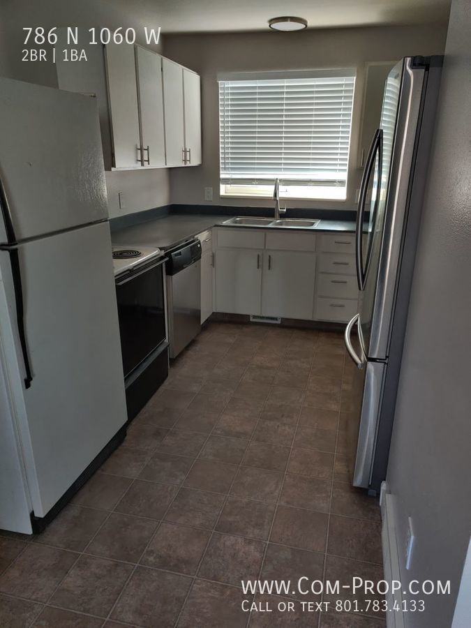 786 N 1060 W - Photo 2 of 9