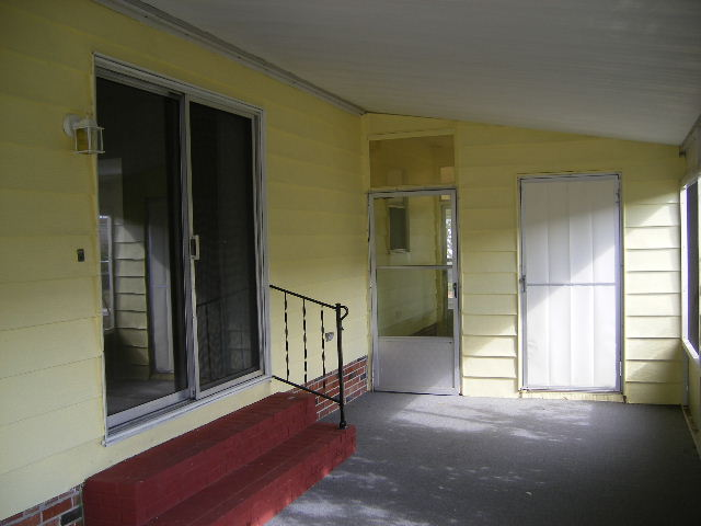 1765 Mango St Ne - Photo 3 of 24