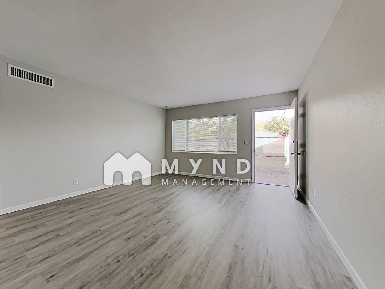 1126 N 27th St #6 - Photo 2 of 14