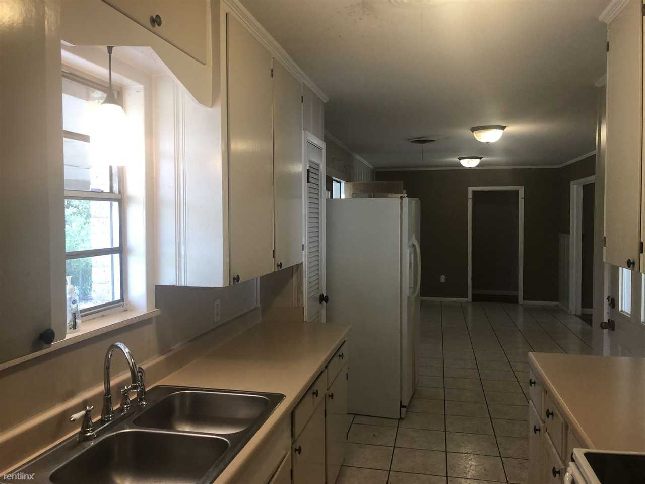 3304 Mary Mack Dr - Photo 3 of 10