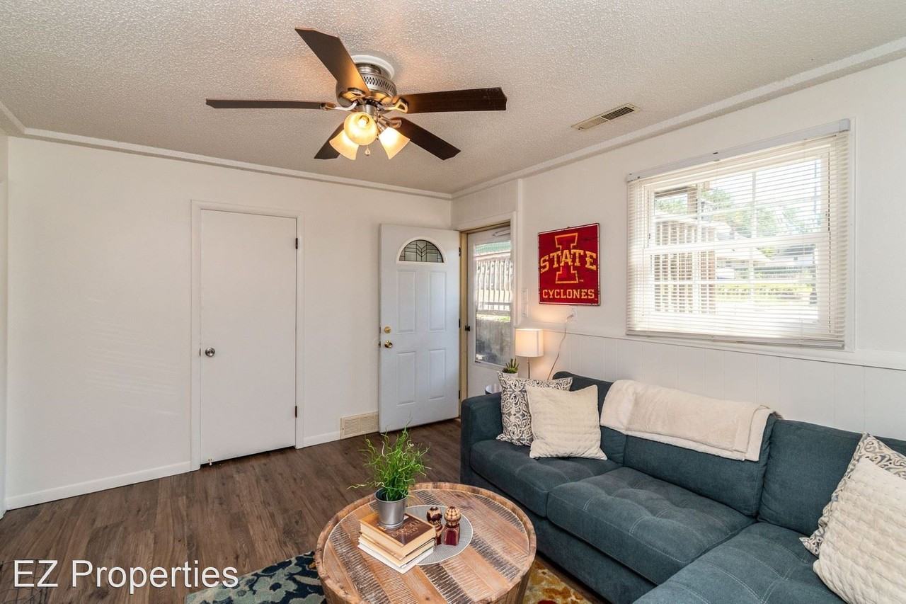 102 N Riverside Dr - Photo 3 of 14